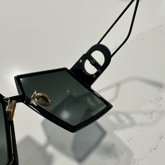 Dior 30Montaigne oversized frame sunglasses - Picture 3 of 5